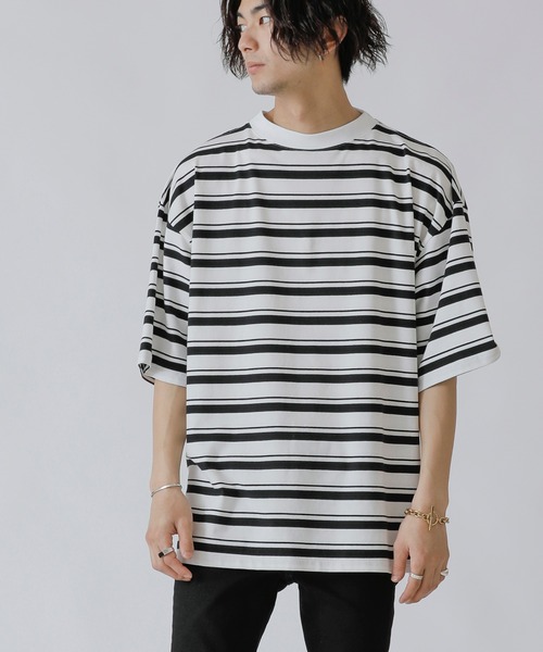 Beno(ビーノ)の「レトロボーダー ワイドモックネック ルーズシルエット Tシャツ(Tシャツ/カットソー・メンズ・ネイビー/オレンジ/ブラウン/グリーン/サックスブルー/オフホワイト・M/L)」の3枚目の写真