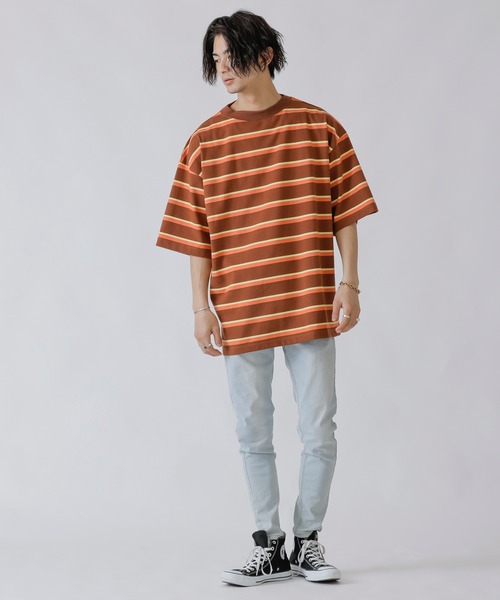 Beno(ビーノ)の「レトロボーダー ワイドモックネック ルーズシルエット Tシャツ(Tシャツ/カットソー・メンズ・ネイビー/オレンジ/ブラウン/グリーン/サックスブルー/オフホワイト・M/L)」の17枚目の写真