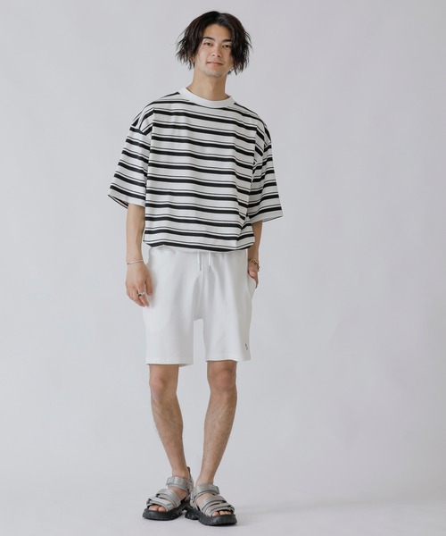 Beno(ビーノ)の「レトロボーダー ワイドモックネック ルーズシルエット Tシャツ(Tシャツ/カットソー・メンズ・ネイビー/オレンジ/ブラウン/グリーン/サックスブルー/オフホワイト・M/L)」の14枚目の写真