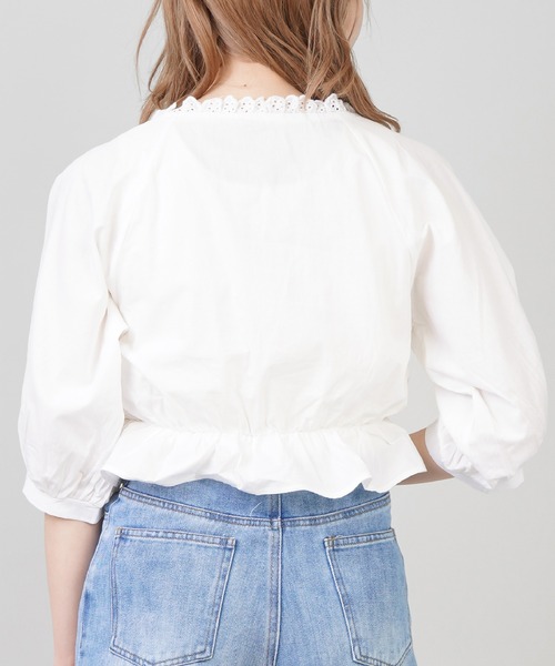 SPINNS（スピンズ）の「Ｖネックフリルギャザーレースブラウス（シャツ/ブラウス・レディース・ブラック/オフホワイト・ONESIZE）」の6枚目の写真