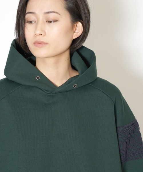 EZUMi(エズミ)の「EZUMi(エズミ)レースコンビサイドプリーツパーカー / YEAW21CS01(パーカー・レディース・グリーン・FREE)」の5枚目の写真