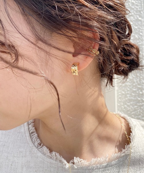 natural couture(ナチュラルクチュール)の「ミニフープイヤリング(イヤリング・レディース・ゴールド/シルバー・FREE)」の2枚目の写真