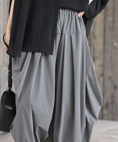 rps(アールピーエス)の「バルーンタックパンツ(その他パンツ・レディース・カーキ/ブラック/ベージュ/グレー/ブラック系その他4・M/フリー)」の6枚目の写真