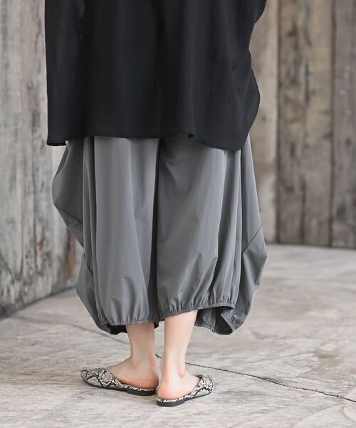 rps(アールピーエス)の「バルーンタックパンツ(その他パンツ・レディース・カーキ/ブラック/ベージュ/グレー/ブラック系その他4・M/フリー)」の8枚目の写真