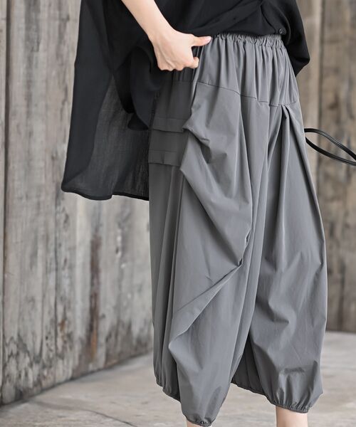 rps(アールピーエス)の「バルーンタックパンツ(その他パンツ・レディース・カーキ/ブラック/ベージュ/グレー/ブラック系その他4・M/フリー)」の9枚目の写真