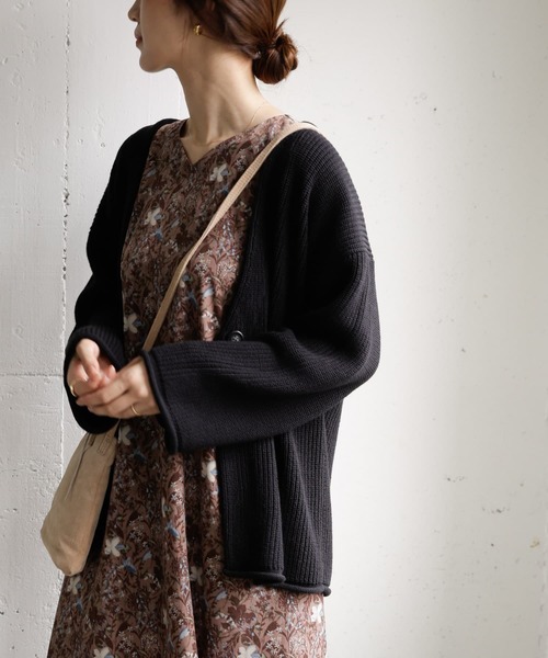 URBAN RESEARCH DOORS(アーバンリサーチドアーズ)の「ローゲージカーディガン(カーディガン/ボレロ・レディース・モカ/ブルー/スミクロ・ONE)」の9枚目の写真