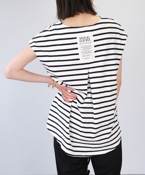ANDJ(アンドジェイ)の「バックロゴタグボーダーTシャツ(Tシャツ/カットソー・レディース・ブラック/レッド/ブルー・M)」の1枚目の写真