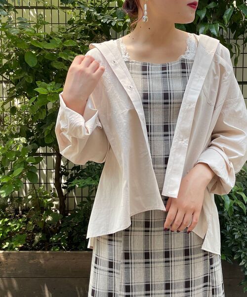 MAJESTIC LEGON（マジェスティックレゴン）の「着回しオーバーシャツ（シャツ/ブラウス・レディース・アイボリー/グレー系その他/ベージュ系その他2・MEDIUM/SMALL）」の2枚目の写真