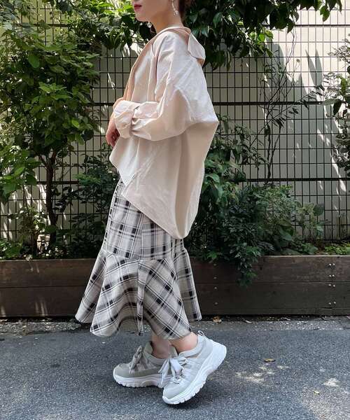 MAJESTIC LEGON（マジェスティックレゴン）の「着回しオーバーシャツ（シャツ/ブラウス・レディース・アイボリー/グレー系その他/ベージュ系その他2・MEDIUM/SMALL）」の4枚目の写真