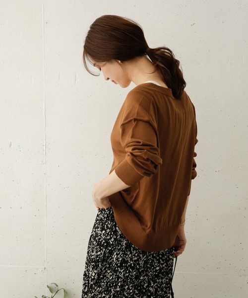 URBAN RESEARCH DOORS（アーバンリサーチドアーズ）の「Vネックワイドショートカーディガン（カーディガン/ボレロ・レディース・ブラック/キャメル/ライトベージュ・ONE）」の6枚目の写真