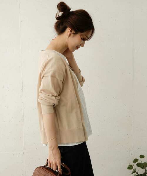 URBAN RESEARCH DOORS（アーバンリサーチドアーズ）の「Vネックワイドショートカーディガン（カーディガン/ボレロ・レディース・ブラック/キャメル/ライトベージュ・ONE）」の11枚目の写真