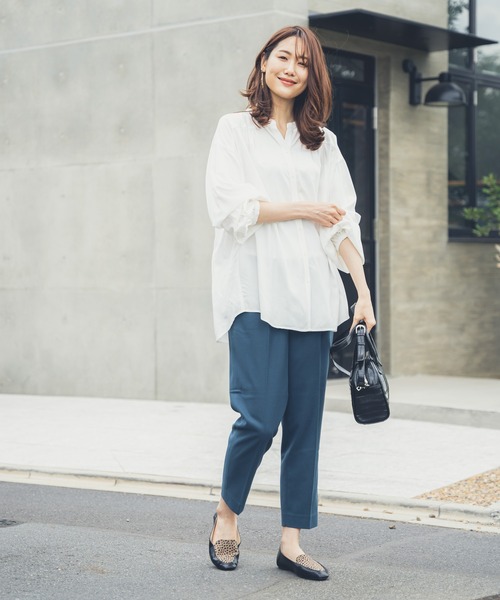 GLOBAL WORK（グローバルワーク）の「サラサラリラックスブラウス長袖/957863（シャツ/ブラウス・レディース・ブラック/ホワイト系その他2/グリーン系その他4/ブルー系その他4/パープル系その他4・SMALL/MEDIUM/LARGE）」の11枚目の写真