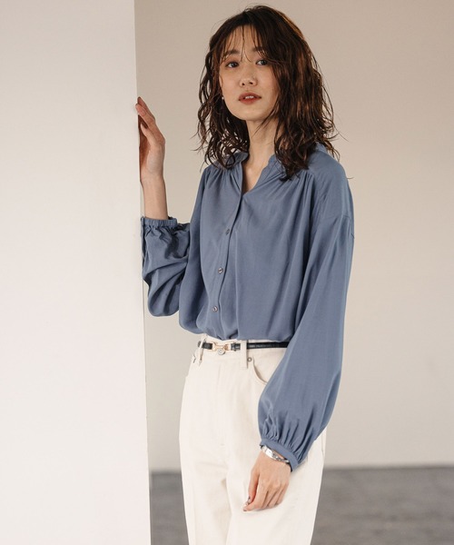 GLOBAL WORK（グローバルワーク）の「サラサラリラックスブラウス長袖/957863（シャツ/ブラウス・レディース・ブラック/ホワイト系その他2/グリーン系その他4/ブルー系その他4/パープル系その他4・SMALL/MEDIUM/LARGE）」の9枚目の写真