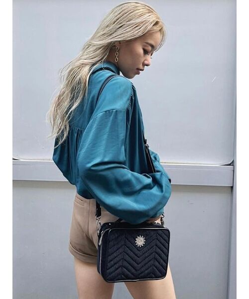 EVRIS（エヴリス）の「ロールアップタックショートパンツ（その他パンツ・レディース・ブラック/ブラウン・SMALL/MEDIUM）」の6枚目の写真