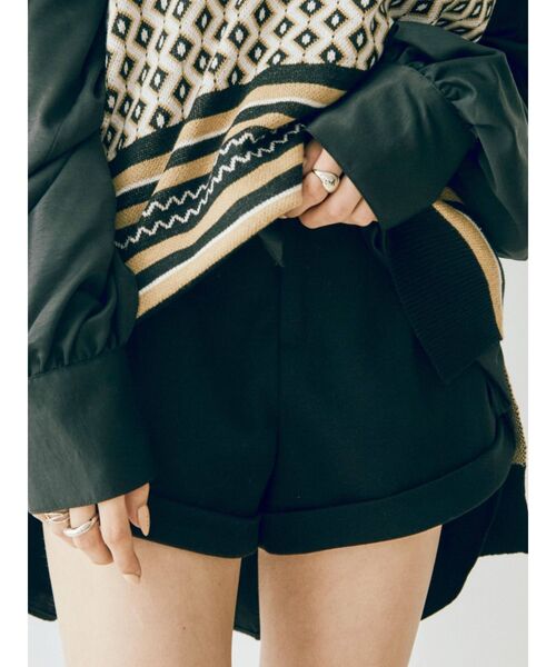 EVRIS（エヴリス）の「ロールアップタックショートパンツ（その他パンツ・レディース・ブラック/ブラウン・SMALL/MEDIUM）」の11枚目の写真