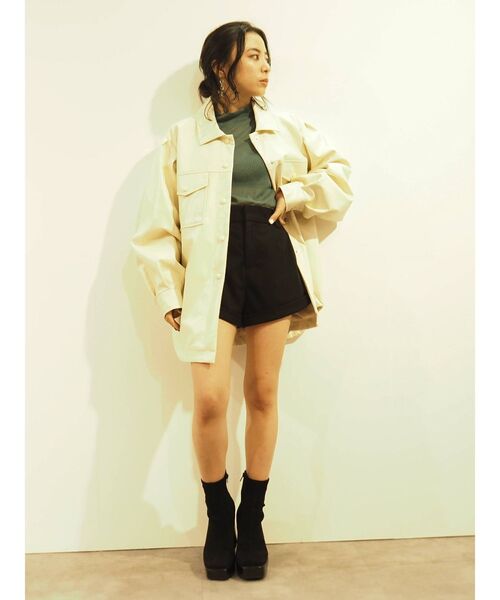 EVRIS（エヴリス）の「ロールアップタックショートパンツ（その他パンツ・レディース・ブラック/ブラウン・SMALL/MEDIUM）」の17枚目の写真