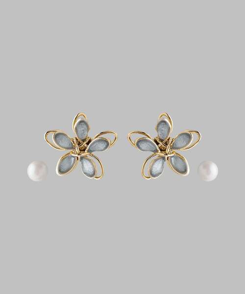 ANEMONE（アネモネ）の「プチフラワー×プチパールピアス[2ペアセット]（ピアス（両耳用）・レディース・ライトグレー/ホワイト/ブルー/ピンク・FREE）」の2枚目の写真