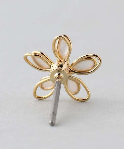 ANEMONE（アネモネ）の「プチフラワー×プチパールピアス[2ペアセット]（ピアス（両耳用）・レディース・ライトグレー/ホワイト/ブルー/ピンク・FREE）」の6枚目の写真