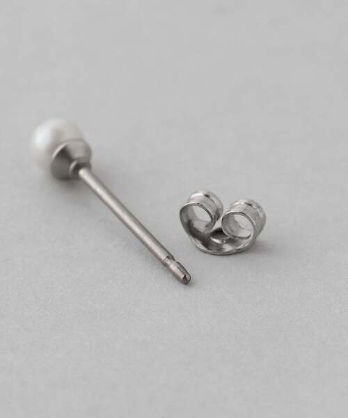 ANEMONE（アネモネ）の「プチフラワー×プチパールピアス[2ペアセット]（ピアス（両耳用）・レディース・ライトグレー/ホワイト/ブルー/ピンク・FREE）」の9枚目の写真
