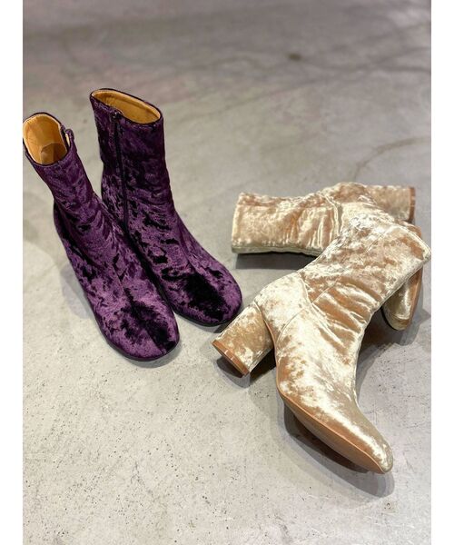 Ungrid（アングリッド）の「サークルヒールベロアブーツ（ブーツ・レディース・パープル/ゴールド・S/M/L）」の3枚目の写真