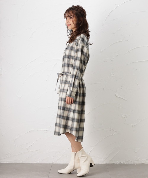NAVY(ネイビー)の「オーガニックコットン フランネル 2way シャツワンピース(ワンピース・レディース・グリーン/ホワイト/グレー/レッド・フリー)」の21枚目の写真