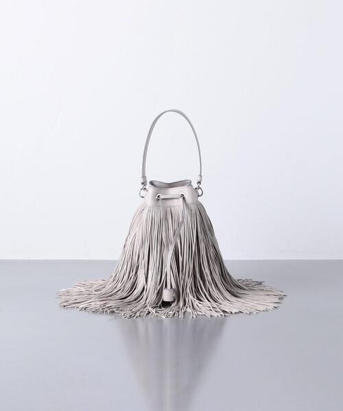 J&M Davidson（ジェイアンドエムデヴィッドソン）の「＜J&M DAVIDSON（ジェイアンドエム デヴィッドソン）＞THE FRINGE バッグ ■■■（ショルダーバッグ・レディース・ライトグレー・FREE）」の2枚目の写真