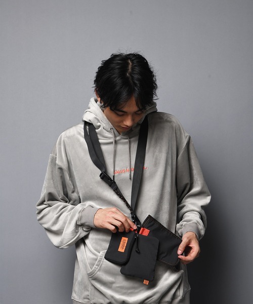 UNIVERSAL OVERALL（ユニバーサルオーバーオール）の「UNIVERSAL OVERALL-マルチストラップバック（ショルダーバッグ・メンズ・ブラック/オレンジ・FREE）」の12枚目の写真