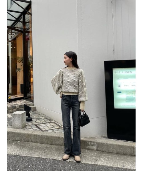 MOUSSY（マウジー）の「PUFF SLEEVE BOTTLE NECK ニット（ニット/セーター・レディース・オフホワイト/ダークブラウン/ブラック・FREE）」の20枚目の写真