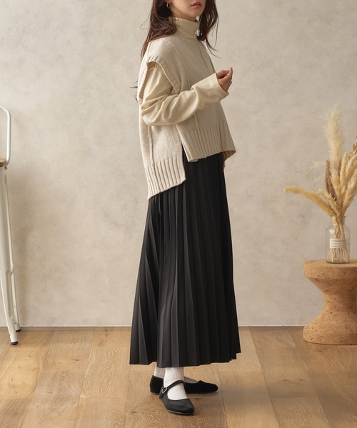 fupel（フぺル）の「ワイドVネックニットベスト（ベスト・レディース・アイボリー/グリーン系その他/テラコッタ・SMALL/MEDIUM）」の15枚目の写真