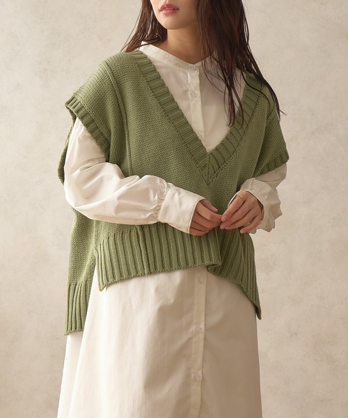 fupel（フぺル）の「ワイドVネックニットベスト（ベスト・レディース・アイボリー/グリーン系その他/テラコッタ・SMALL/MEDIUM）」の22枚目の写真