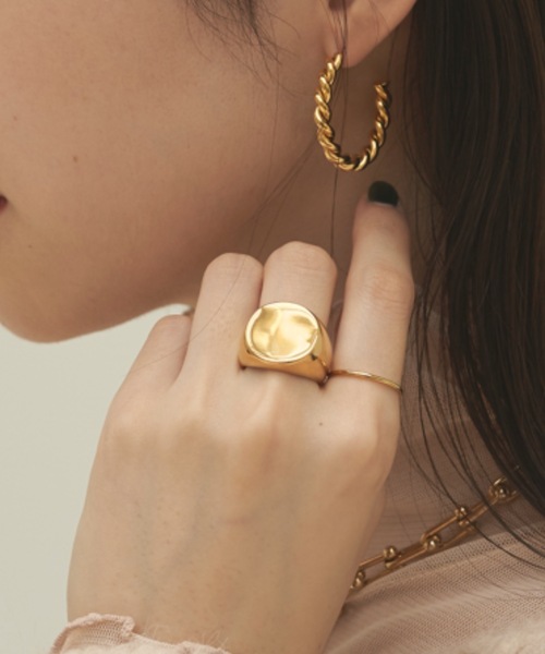 muku（ムク）の「金属アレルギー対応 フラットヘッドリング / サージカルステンレス（リング・レディース・シルバー/ゴールド・6/7）」の8枚目の写真