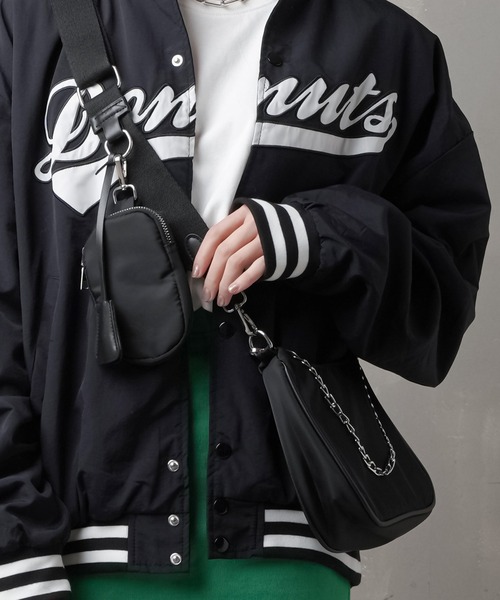 SPINNS（スピンズ）の「【2WAY仕様】ミニポーチ付き ラウンドナイロン  