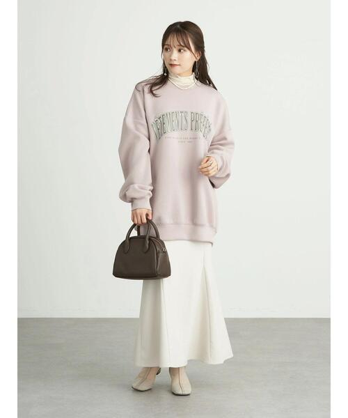 earth music&ecology（アースミュージックアンドエコロジー）の「カレッジロゴプルオーバー＊（スウェット・レディース・チャコールグレー/サックスブルー/ピンク/アイボリー・FREE）」の8枚目の写真