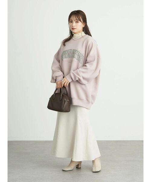 earth music&ecology（アースミュージックアンドエコロジー）の「カレッジロゴプルオーバー＊（スウェット・レディース・チャコールグレー/サックスブルー/ピンク/アイボリー・FREE）」の9枚目の写真