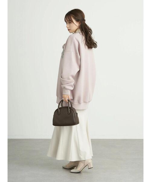 earth music&ecology（アースミュージックアンドエコロジー）の「カレッジロゴプルオーバー＊（スウェット・レディース・チャコールグレー/サックスブルー/ピンク/アイボリー・FREE）」の11枚目の写真