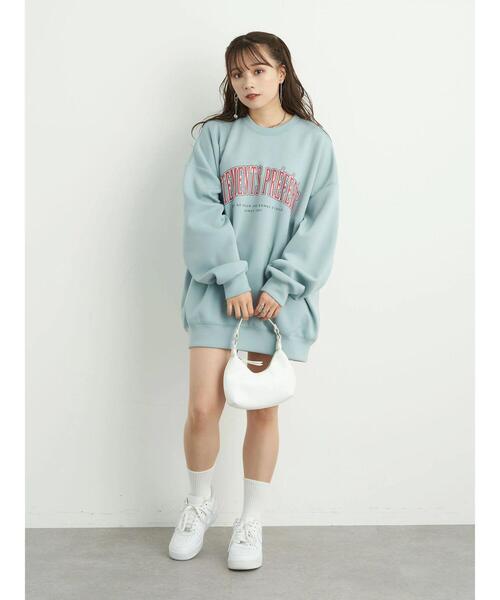 earth music&ecology（アースミュージックアンドエコロジー）の「カレッジロゴプルオーバー＊（スウェット・レディース・チャコールグレー/サックスブルー/ピンク/アイボリー・FREE）」の17枚目の写真
