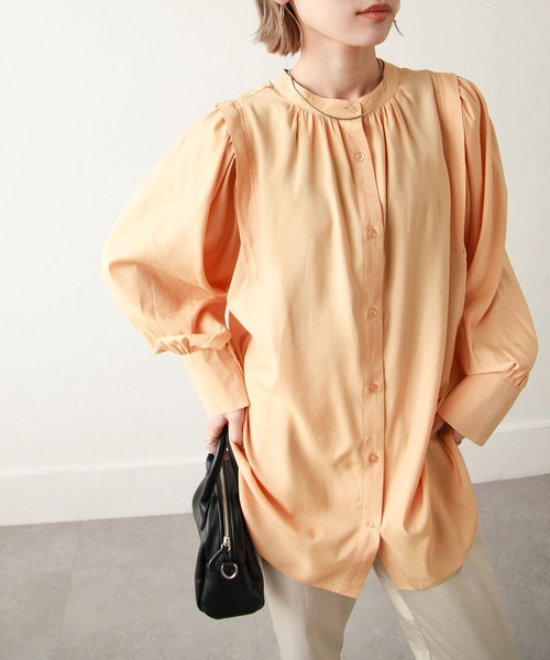 Chillfar(チルファー)の「2WAYボリューム袖ギャザーブラウス(シャツ/ブラウス・レディース・ベージュ/オフホワイト/オレンジ/グリーン・MEDIUM/LARGE)」の4枚目の写真