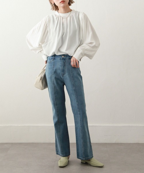 Chillfar(チルファー)の「2WAYボリューム袖ギャザーブラウス(シャツ/ブラウス・レディース・ベージュ/オフホワイト/オレンジ/グリーン・MEDIUM/LARGE)」の5枚目の写真