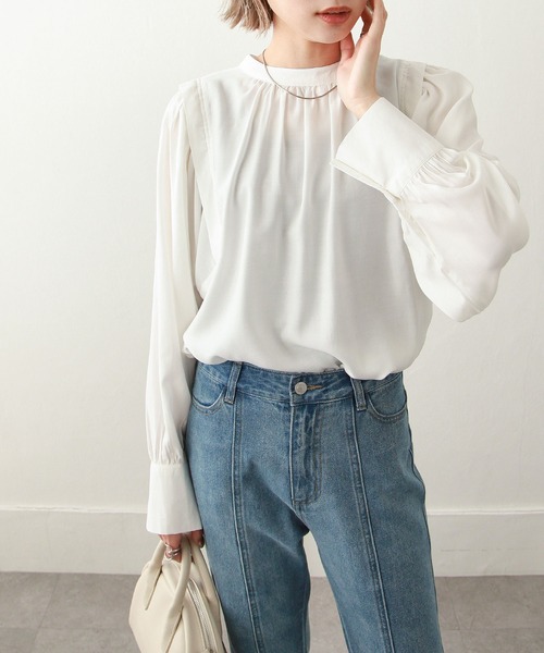 Chillfar(チルファー)の「2WAYボリューム袖ギャザーブラウス(シャツ/ブラウス・レディース・ベージュ/オフホワイト/オレンジ/グリーン・MEDIUM/LARGE)」の6枚目の写真