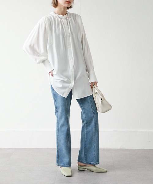 Chillfar(チルファー)の「2WAYボリューム袖ギャザーブラウス(シャツ/ブラウス・レディース・ベージュ/オフホワイト/オレンジ/グリーン・MEDIUM/LARGE)」の20枚目の写真