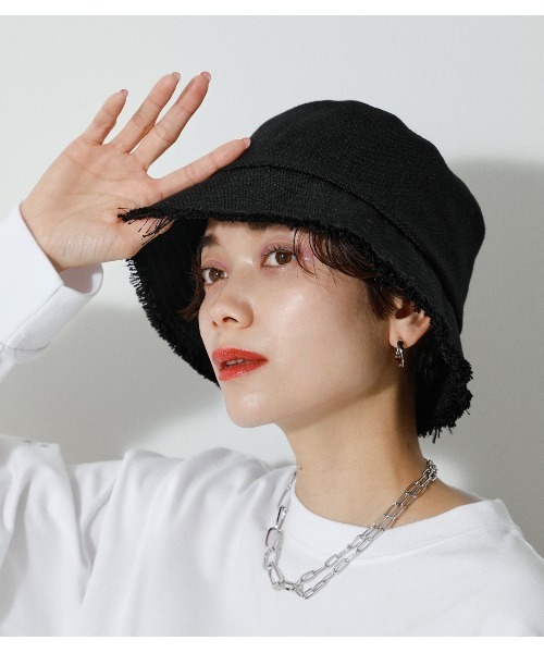 AZUL by moussy（アズールバイマウジー）の「FRINGE BUCKET HAT/フリンジバケットハット（ハット・レディース・アイボリー/ブラック/ライム・FREE）」の3枚目の写真