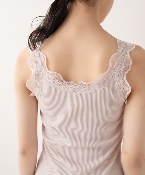 OLIVE des OLIVE（オリーブデオリーブ）の「ダブルフロントレースタンク（タンクトップ・レディース・オフホワイト/ブラック/グレイッシュベージュ・FREE）」の7枚目の写真