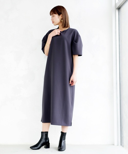 Emilyan（エミリアン）の「【2022SS】ダブルフェイスストレッチ・ボリュームスリーブワンピース（ワンピース・レディース・チャコールグレー/ベージュ/サックスブルー・9号）」の2枚目の写真