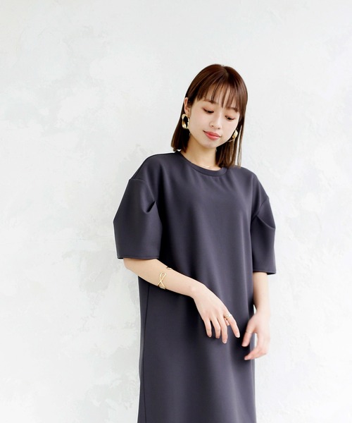 Emilyan（エミリアン）の「【2022SS】ダブルフェイスストレッチ・ボリュームスリーブワンピース（ワンピース・レディース・チャコールグレー/ベージュ/サックスブルー・9号）」の6枚目の写真
