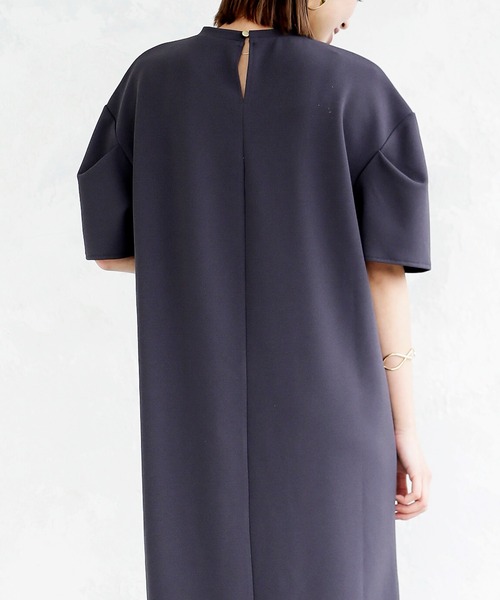 Emilyan（エミリアン）の「【2022SS】ダブルフェイスストレッチ・ボリュームスリーブワンピース（ワンピース・レディース・チャコールグレー/ベージュ/サックスブルー・9号）」の10枚目の写真