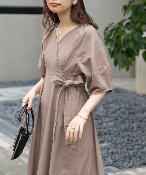 natural couture（ナチュラルクチュール）の「春夏に着たい大人上品な1着 綿麻カシュクール風ランタンワンピース（ワンピース・レディース・ブラック/モカ/グリーン/ブルー/ドット・FREE）」の3枚目の写真