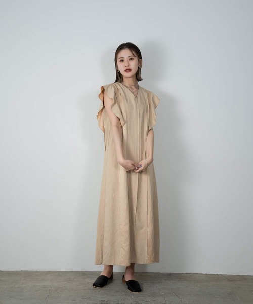Amiur（エミレ）の「deep v design long ops（ワンピース・レディース・ベージュ/ブラック/グレー・FREE）」の12枚目の写真