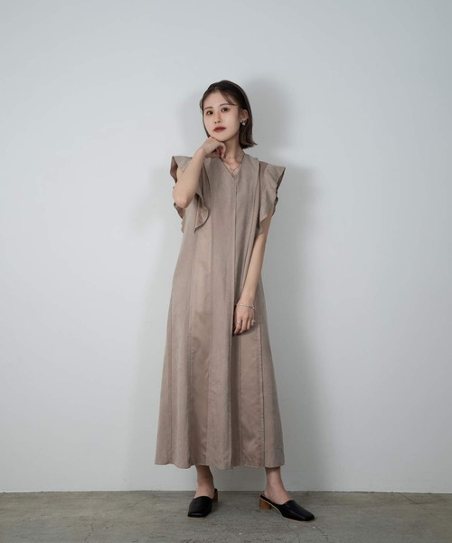 Amiur（エミレ）の「deep v design long ops（ワンピース・レディース・ベージュ/ブラック/グレー・FREE）」の9枚目の写真