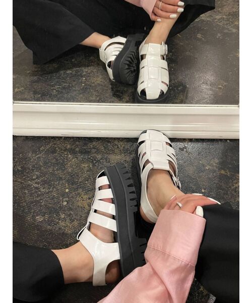EMODA(エモダ)の「タンクカットアウトサンダル(サンダル・レディース・ブラック/ホワイト・SMALL/MEDIUM/LARGE)」の4枚目の写真