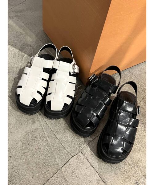 EMODA(エモダ)の「タンクカットアウトサンダル(サンダル・レディース・ブラック/ホワイト・SMALL/MEDIUM/LARGE)」の15枚目の写真